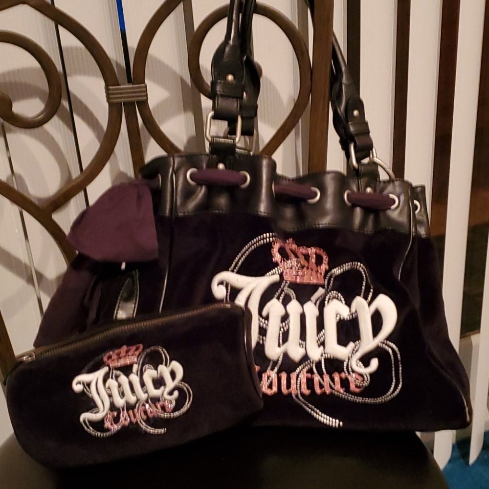 Juicy large purse with matching makeup case